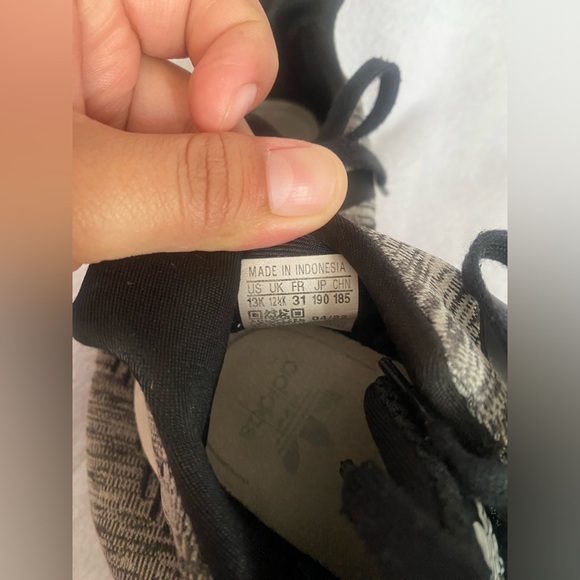 Adidas kids shoes size 13 small - Picture 7 of 7